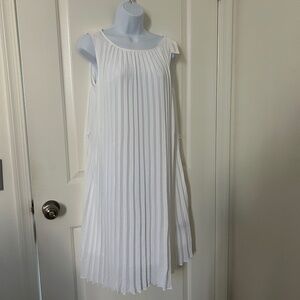 Banana Republic NWT Pleated White Dress -Size 8